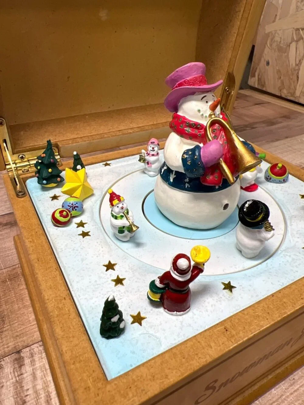 Wooden Snowman Jamboree Music Box With Figurines & Rotating Scene